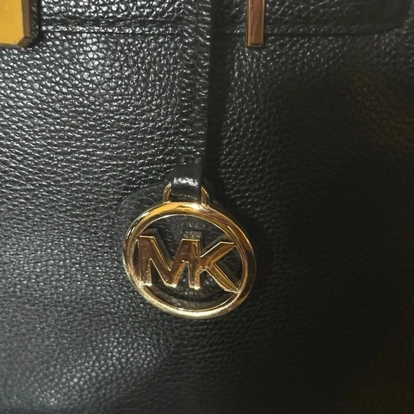 GUC Michael Kors Karson Large Satchel.